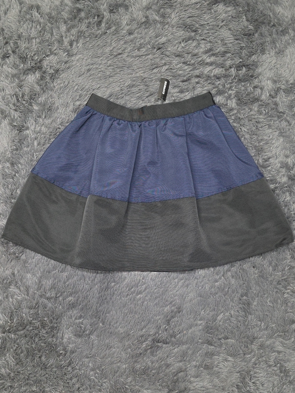 Express- Two-Tone Navy & Black Skirt. Size 4. NWT